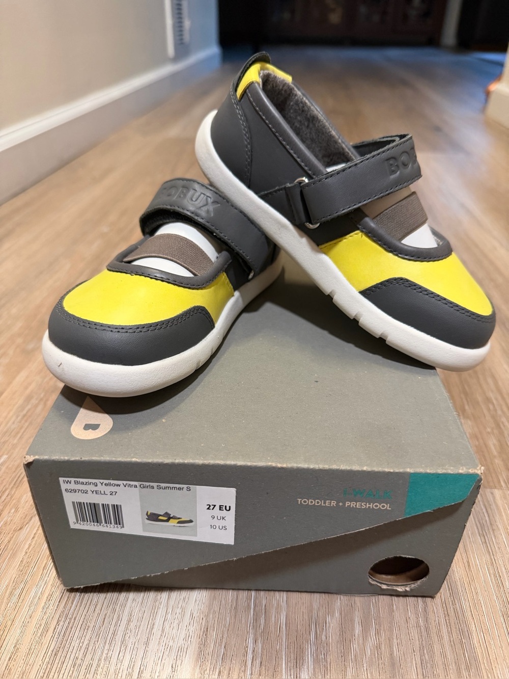Bobux I-Walk Vitra Mary Jane Barefoot Shoes EU 27 NIB